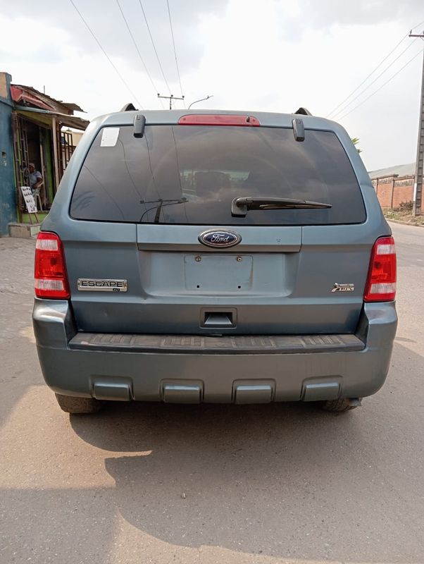 Main image of 2010 Ford Escape